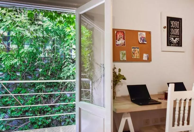 مسافرخانه Casa Caravan   Plant Based Concept House