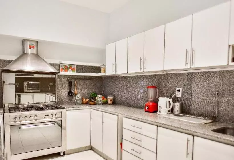 مسافرخانه Casa Caravan   Plant Based Concept House