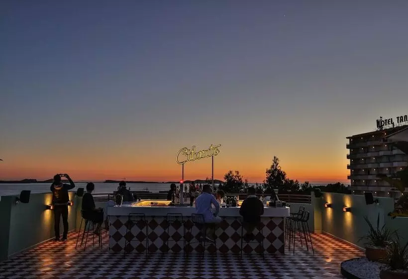 ホテル Cubanito Ibiza