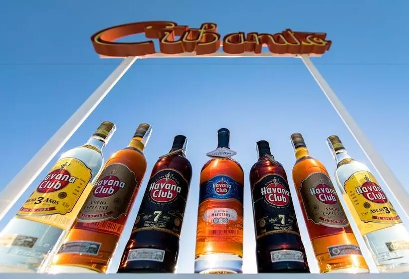 ホテル Cubanito Ibiza