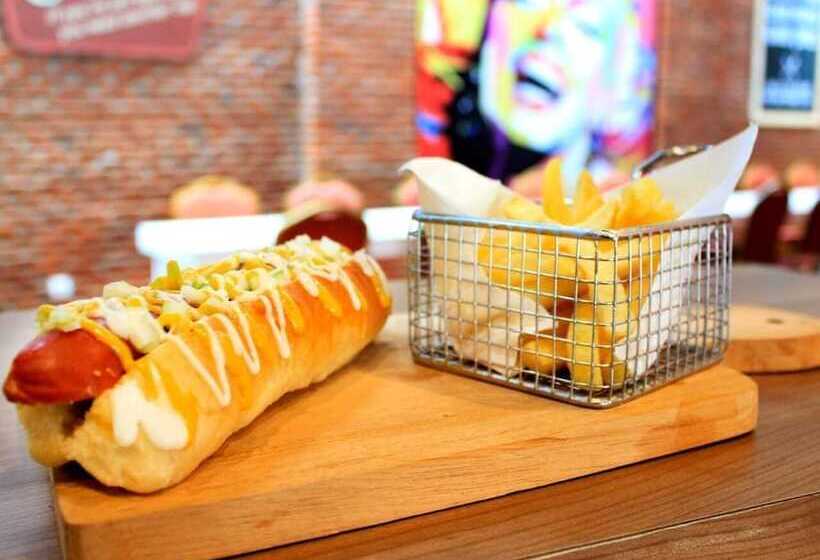 Fame Hotel Gading Serpong