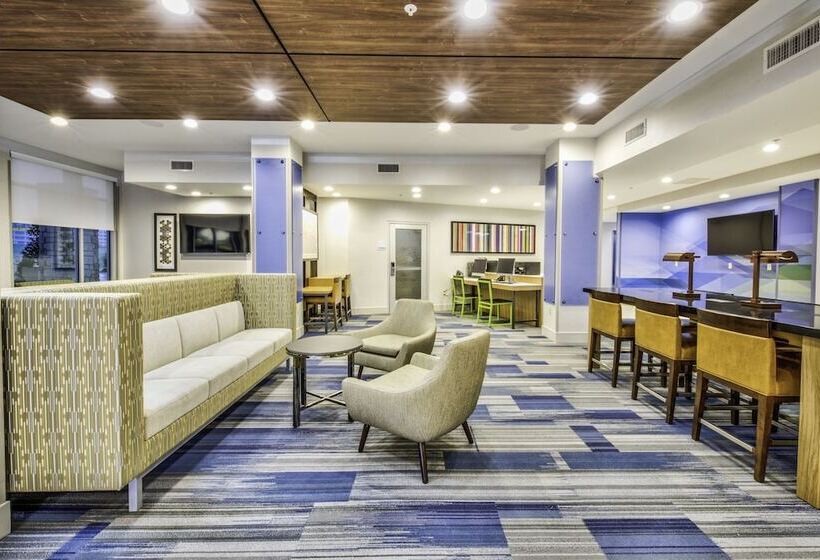 فندق Holiday Inn Express & Suites Dallas Nw   Farmers Branch, An Ihg