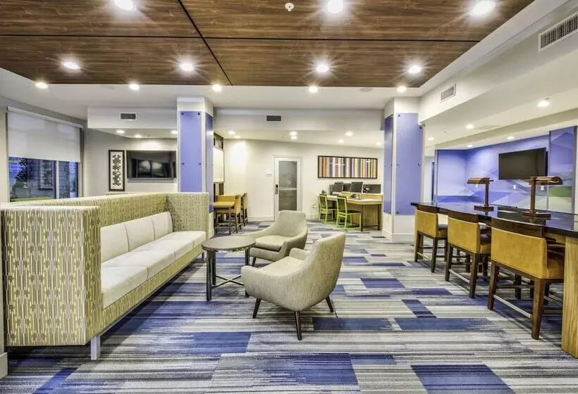 Hotelli Holiday Inn Express & Suites Dallas Nw   Farmers Branch, An Ihg