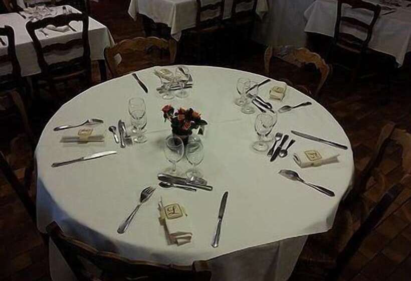 Отель Hôtel De La Place