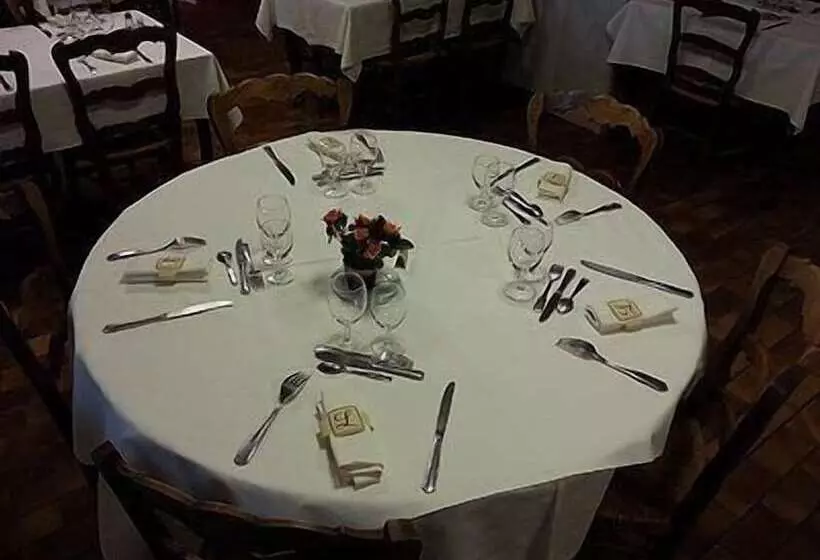 ホテル Hôtel De La Place