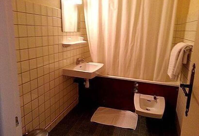 Отель Hôtel De La Place