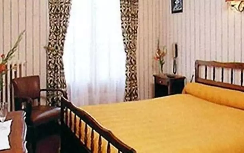 ホテル Hôtel De La Place