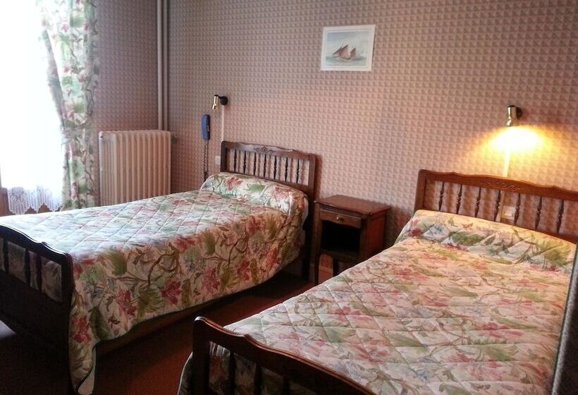 Отель Hôtel De La Place