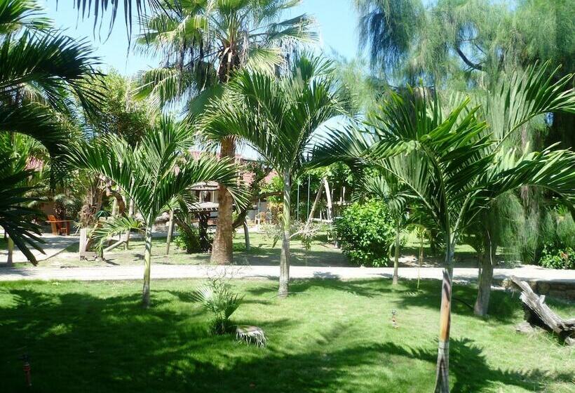 فندق La Barquita Beach Hostel