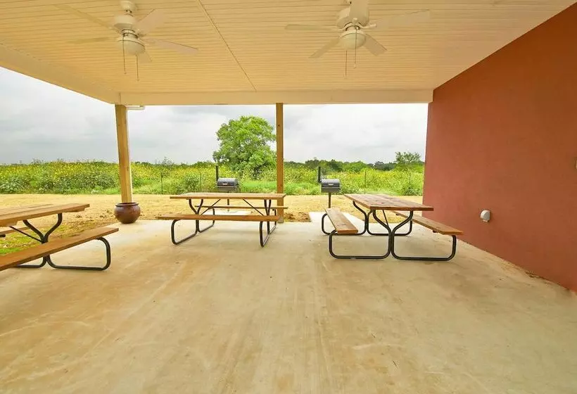 Hotelli Risewell Kitchen Suites Pleasanton