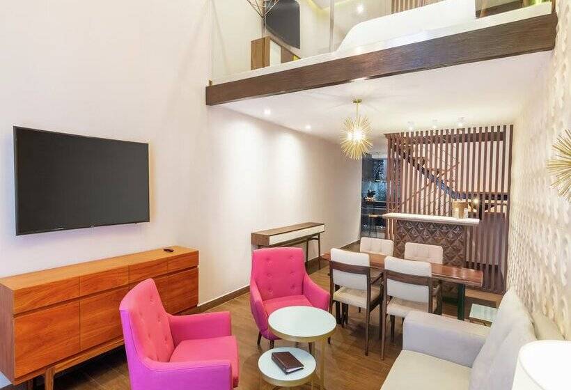 The Fives Downtown Hotel & Residences, Curio Collection by Hilton