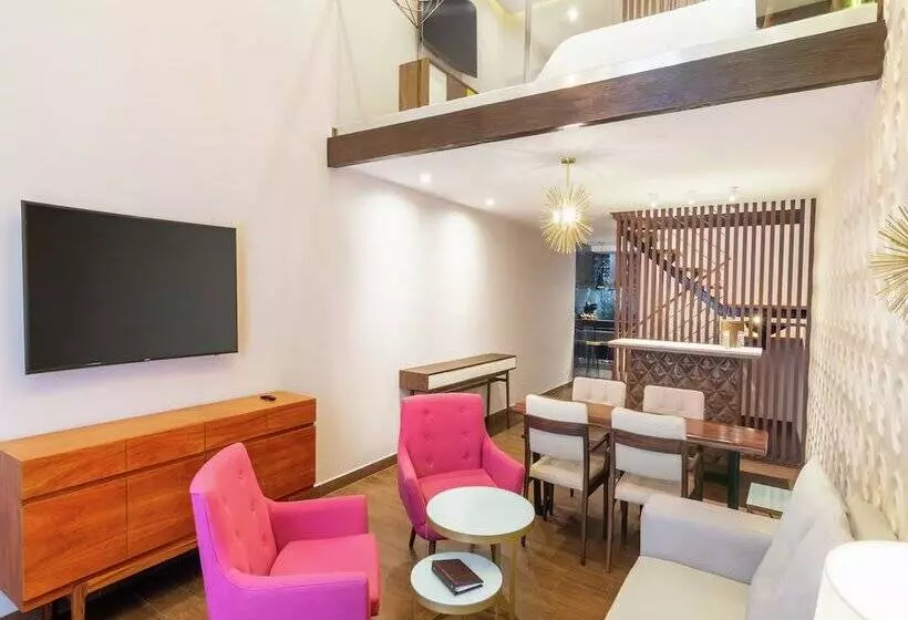 The Fives Downtown Hotel & Residences, Curio Collection by Hilton