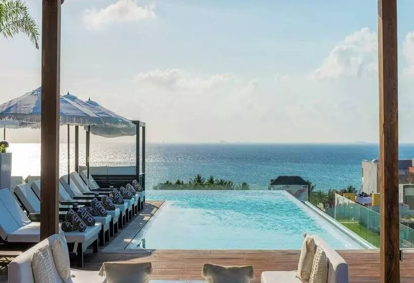 The Fives Downtown Hotel & Residences, Curio Collection by Hilton