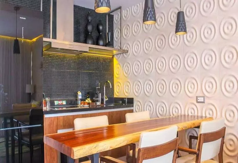 The Fives Downtown Hotel & Residences, Curio Collection by Hilton