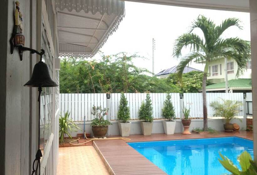 Baan Par Pern Hadchaosamran