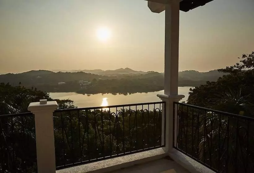 تختخواب و صبحانه Dos Bahias