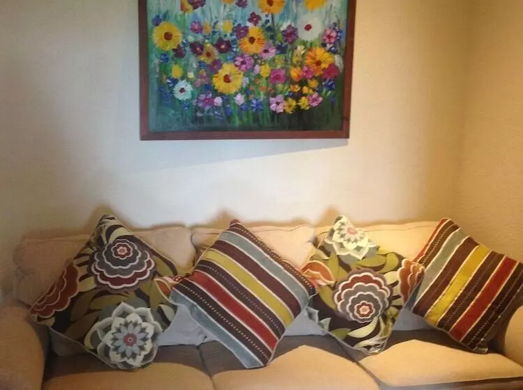 تختخواب و صبحانه Dos Bahias