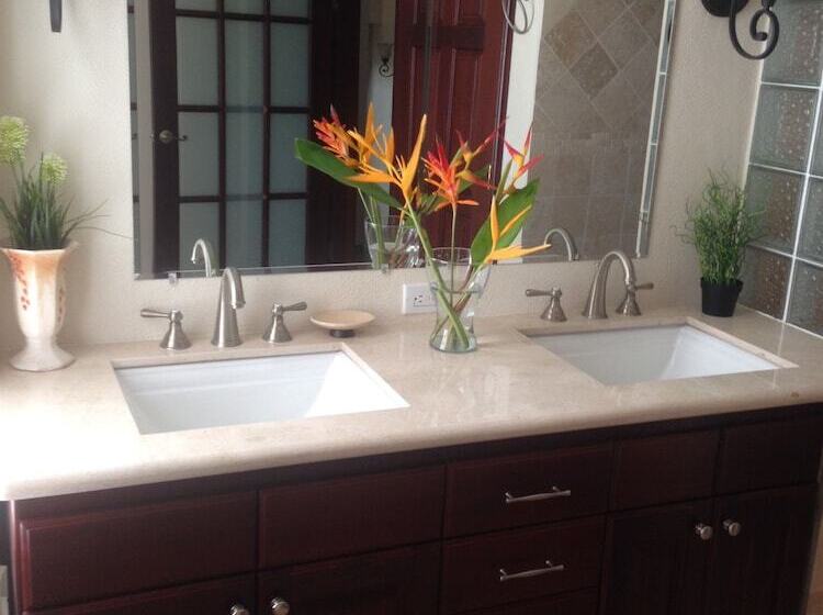 تختخواب و صبحانه Dos Bahias