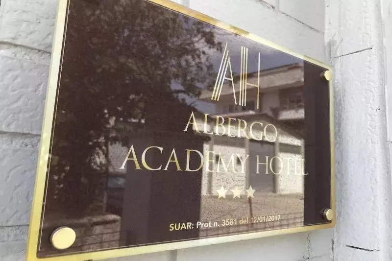 هتل Academy