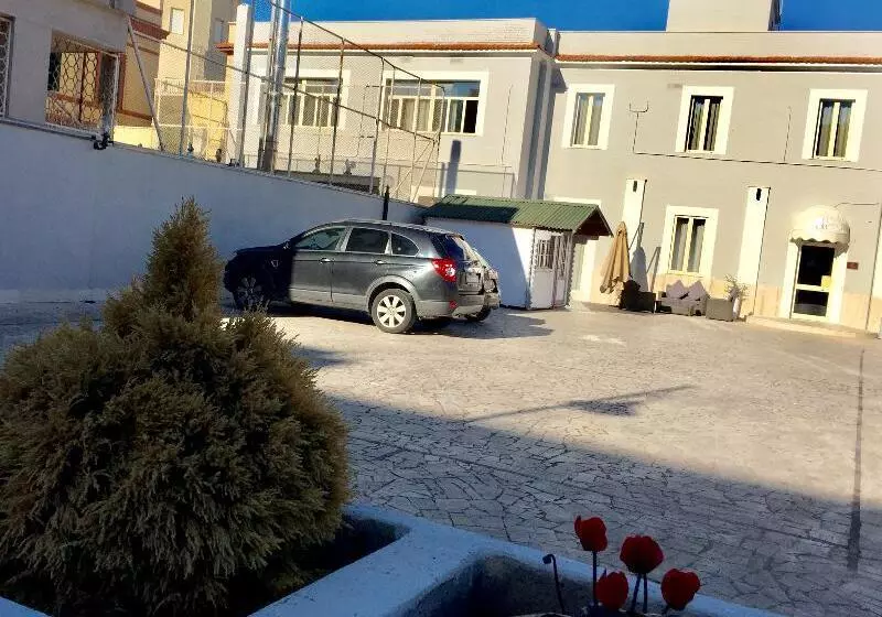 هتل Academy