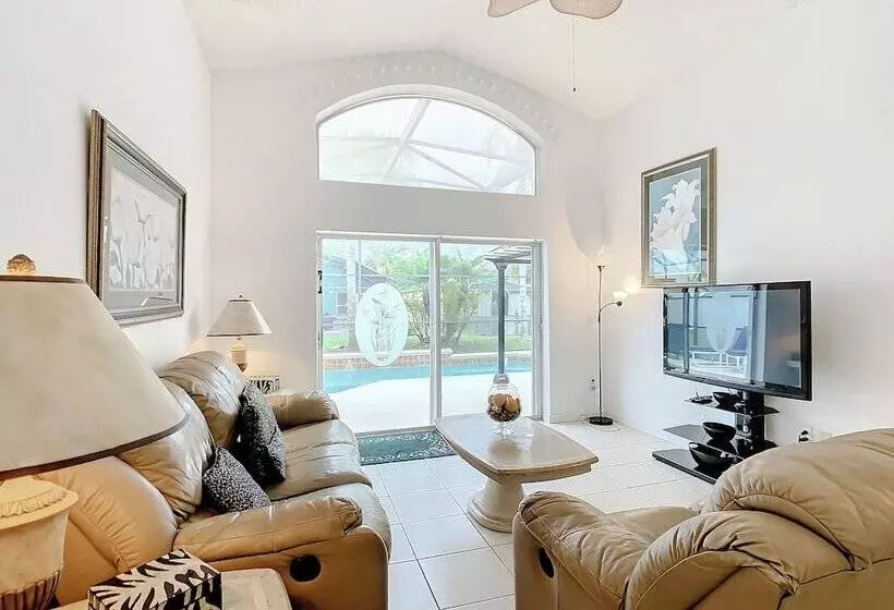 ホテル Cristine S Seasons Vacation Home