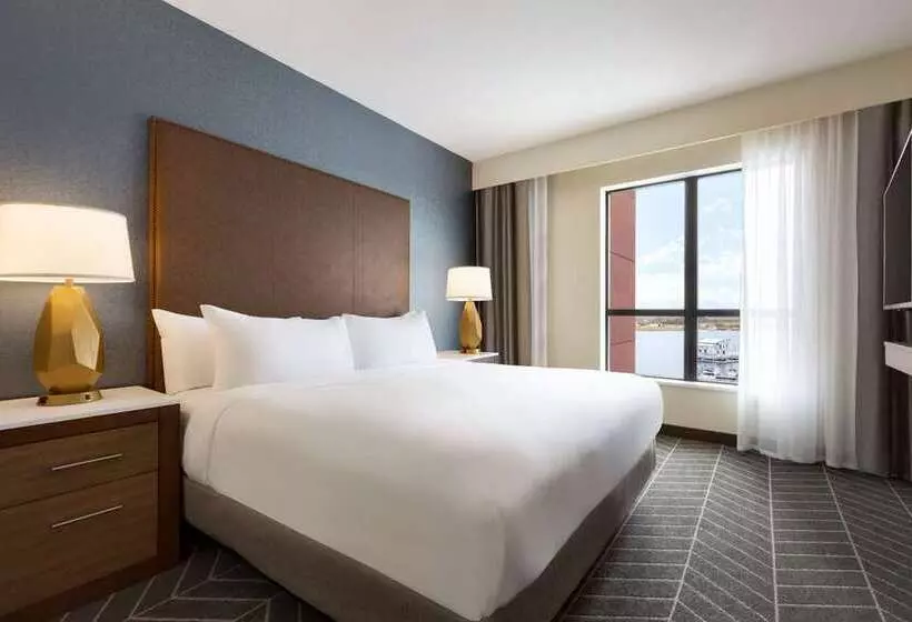 ホテル Embassy Suites By Hilton Wilmington Riverfront