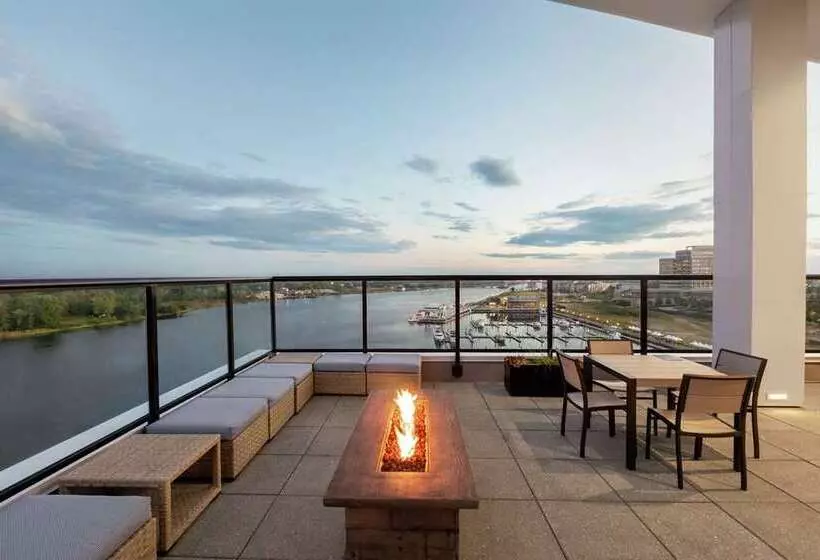 ホテル Embassy Suites By Hilton Wilmington Riverfront