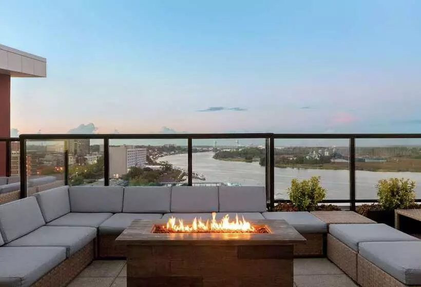 ホテル Embassy Suites By Hilton Wilmington Riverfront