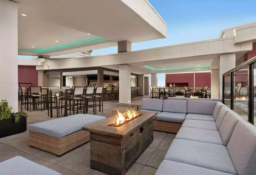 ホテル Embassy Suites By Hilton Wilmington Riverfront