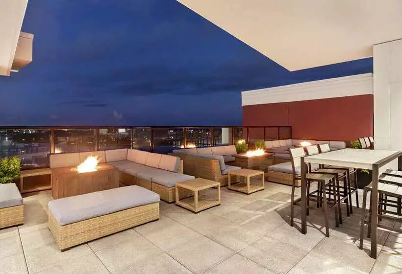 ホテル Embassy Suites By Hilton Wilmington Riverfront