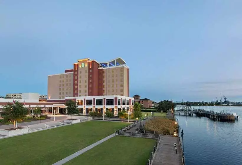 ホテル Embassy Suites By Hilton Wilmington Riverfront