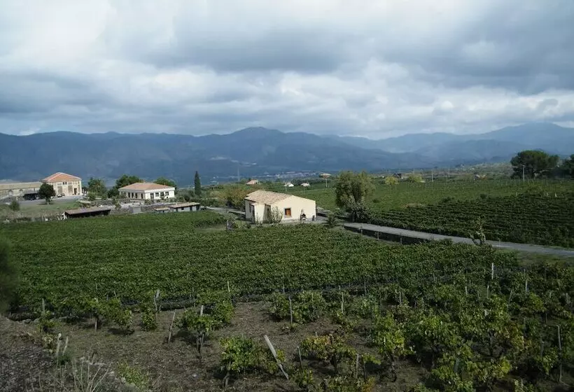 Hotelli Etna Wine Agriturismo