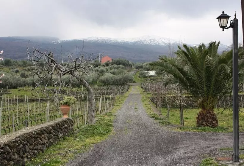 Hotelli Etna Wine Agriturismo