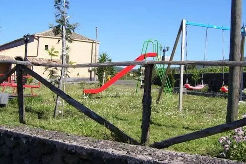 Hotelli Etna Wine Agriturismo