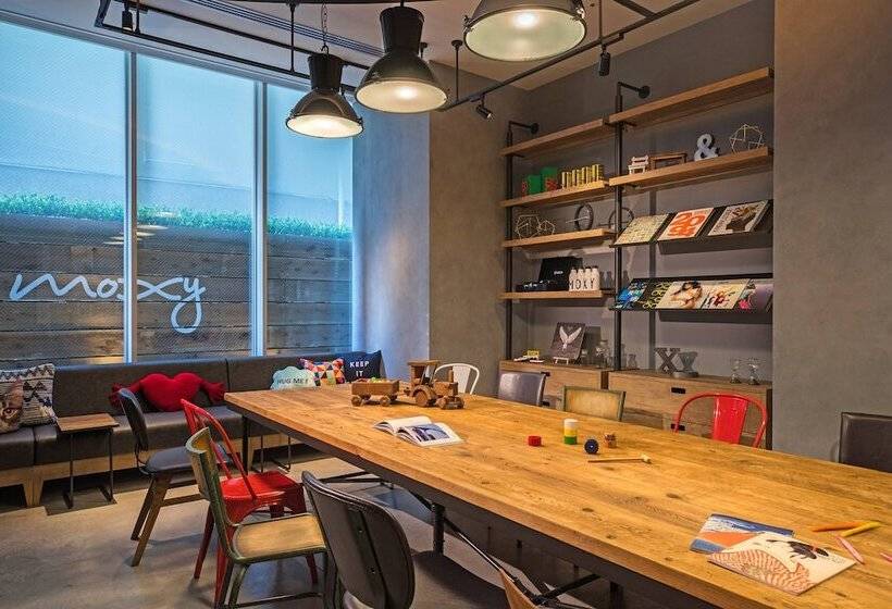 호텔 Moxy Osaka Honmachi By Marriott