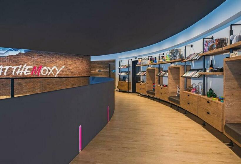 호텔 Moxy Osaka Honmachi By Marriott