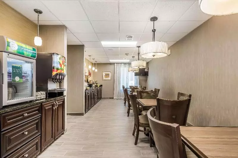 ホテル Quality Inn Pleasant View