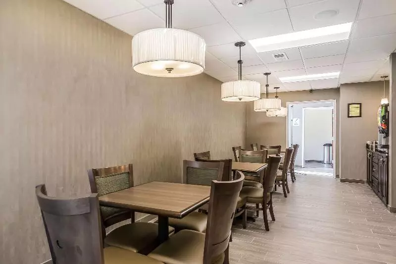 ホテル Quality Inn Pleasant View