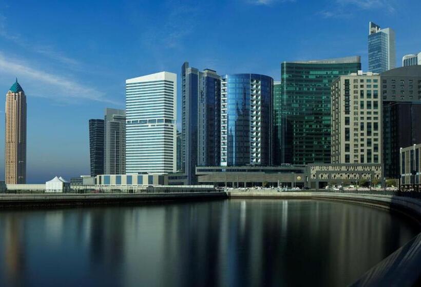 Radisson Blu Hotel, Dubai Waterfront