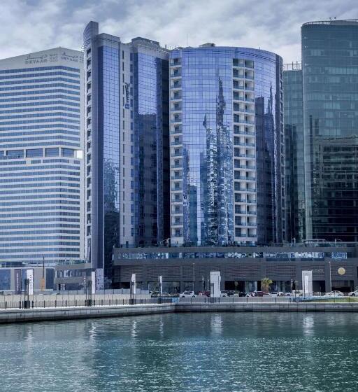 Radisson Blu Hotel, Dubai Waterfront
