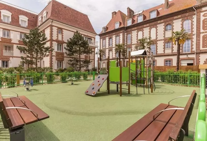 Hotelli Residence Pierre & Vacances Premium Presqu Ile De La Touques