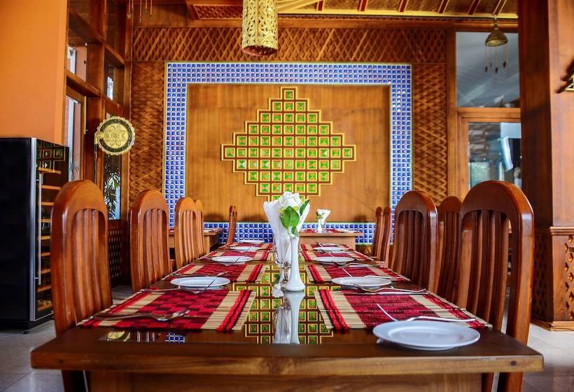 Thousand Island Hotel Inle