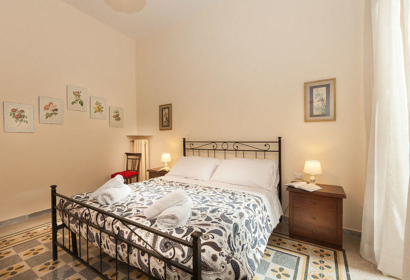 פנסיון Betty Holiday Valadier