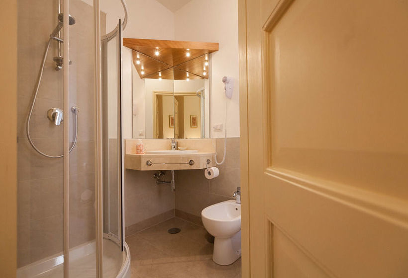 פנסיון Betty Holiday Valadier