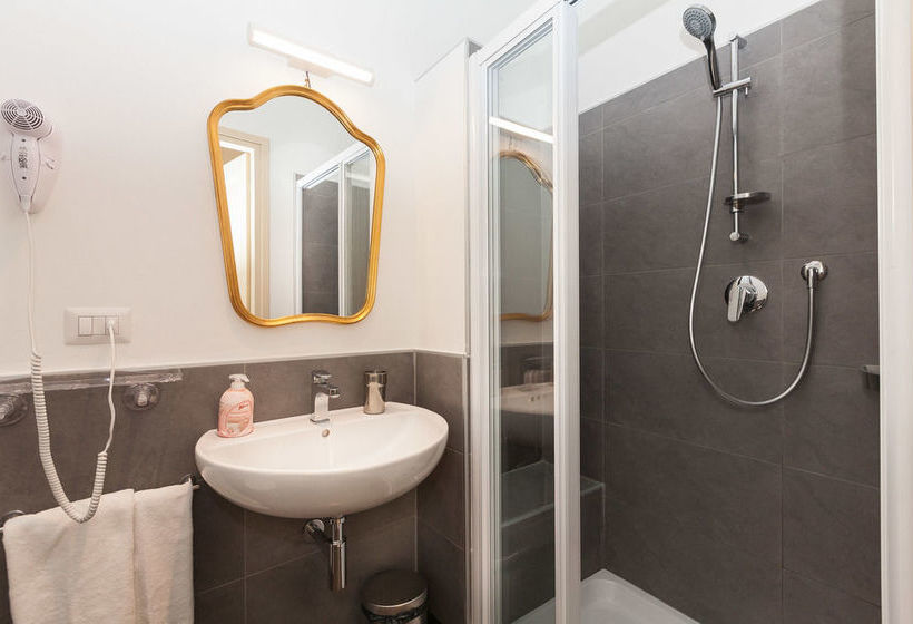 פנסיון Betty Holiday Valadier