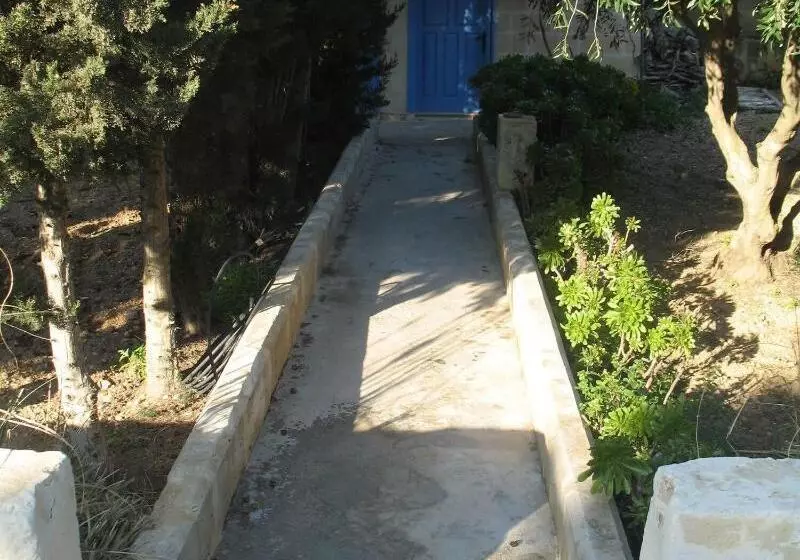 Ta' Bertu Host Family Bed & Breakfast