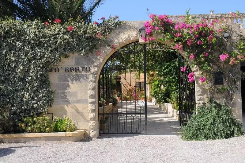 Ta' Bertu Host Family Bed & Breakfast