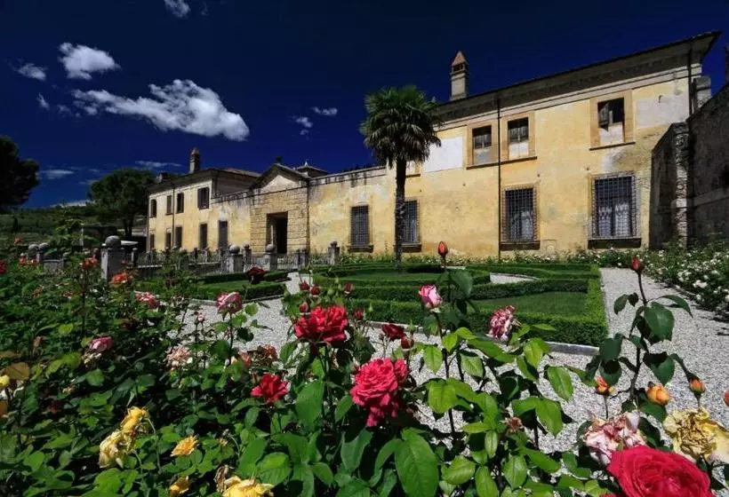 Villa Della Torre