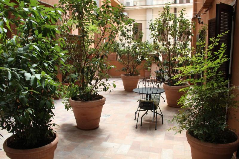 تختخواب و صبحانه Ingrami Suites And Spa