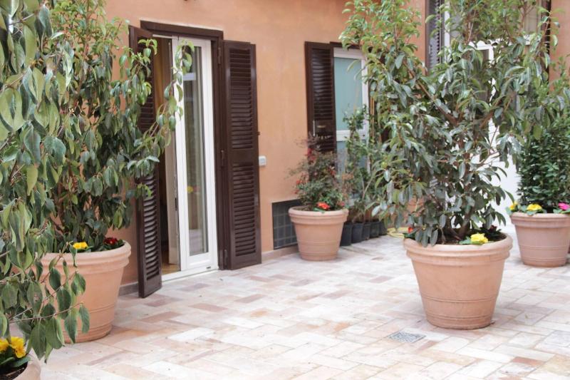 تختخواب و صبحانه Ingrami Suites And Spa